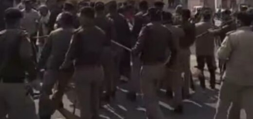 Police lathicharge on Brahmins going to Brahmin Panchayat