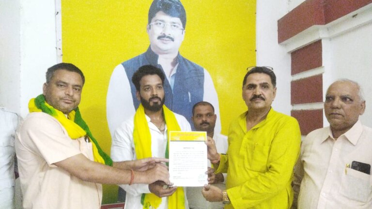 Jansatta Dal Loktantrik appointed Sandeep Kesarwani as the president of the business cell